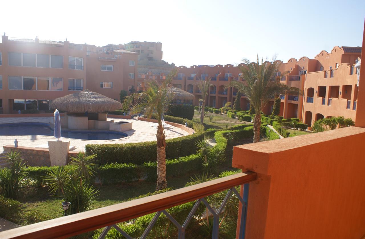 Savanna Empire Spa & Resort Ataqah Exterior photo