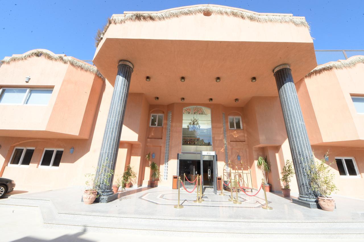 Savanna Empire Spa & Resort Ataqah Exterior photo