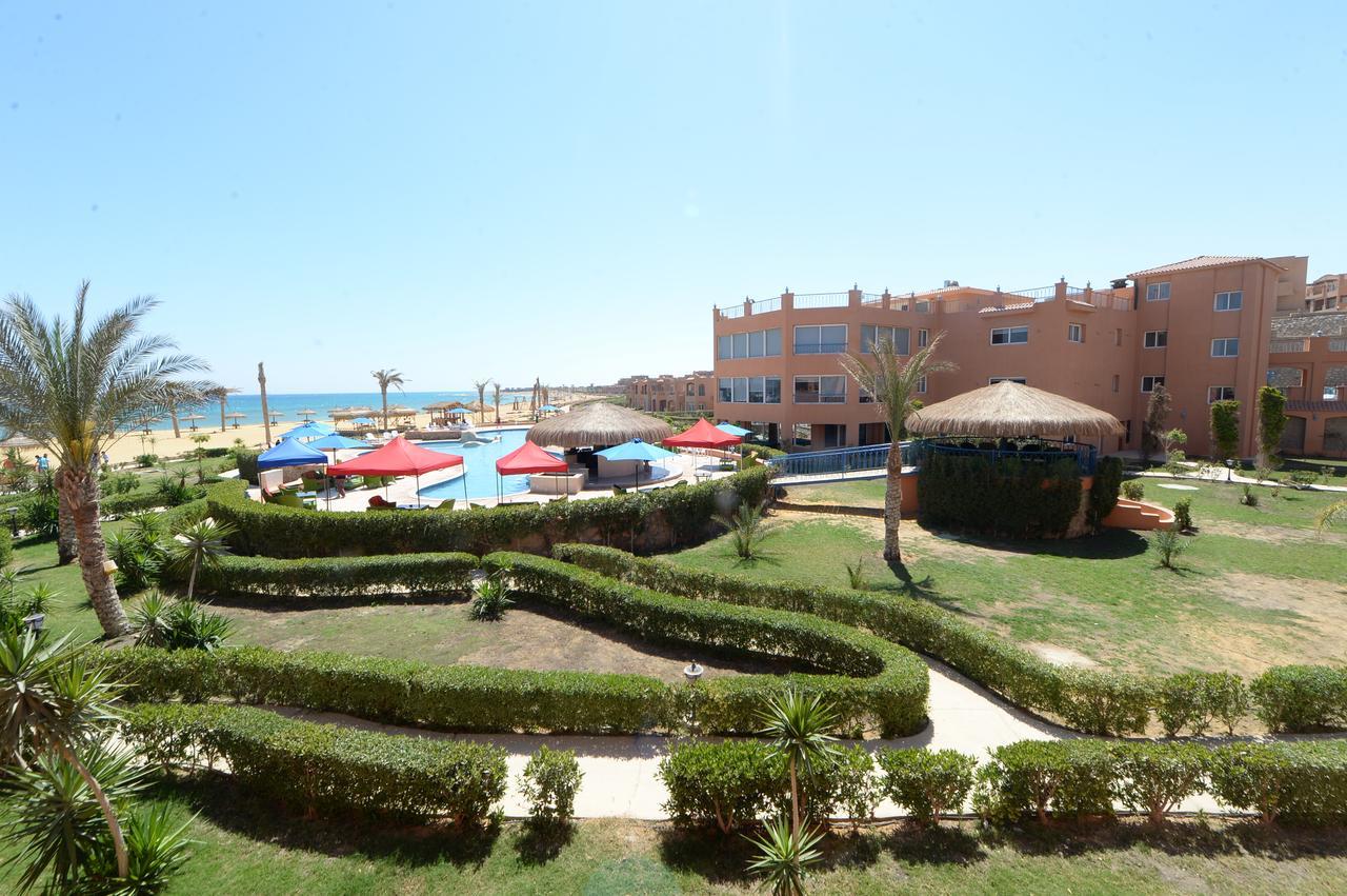 Savanna Empire Spa & Resort Ataqah Exterior photo