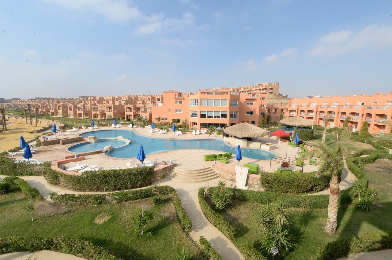 Savanna Empire Spa & Resort Ataqah Exterior photo