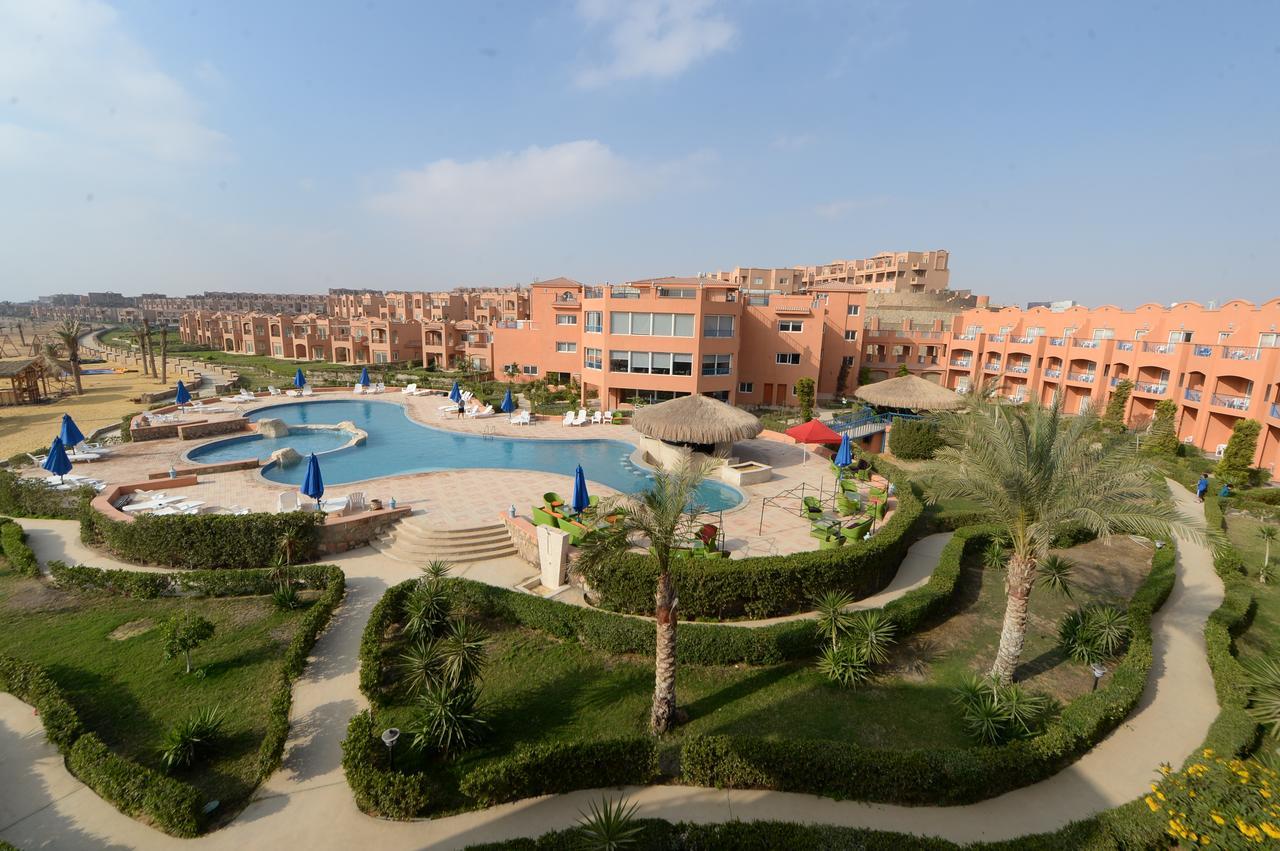 Savanna Empire Spa & Resort Ataqah Exterior photo